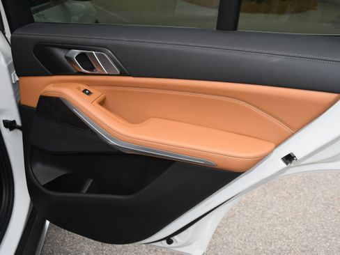 Used 2023 BMW X5 xDrive45e w/ Parking Assistance Package image 21