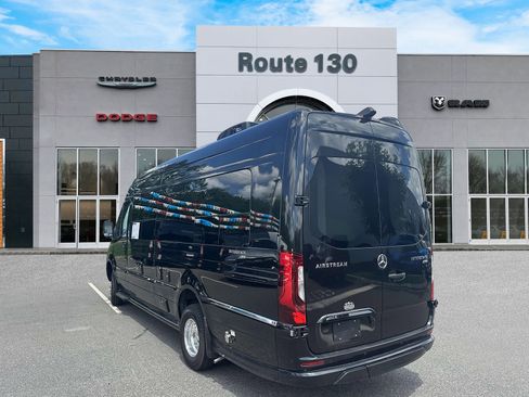 Used 2022 Mercedes-Benz Sprinter 3500 image 3