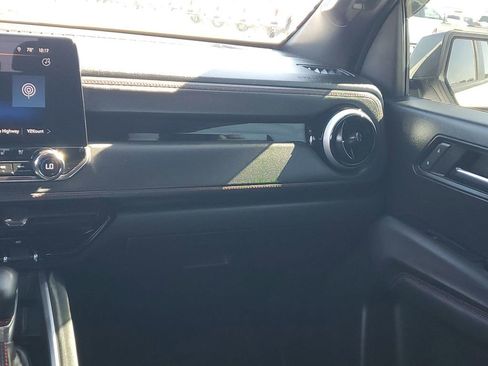 Used 2023 Chevrolet Colorado Z71 w/ Z71 Convenience Package 2 image 26