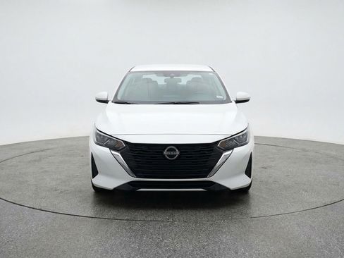 Used 2025 Nissan Sentra SV image 2