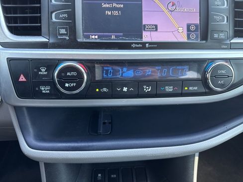 Used 2015 Toyota Highlander Limited image 46