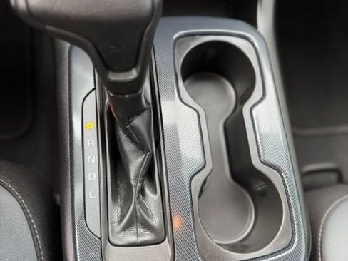 Used 2021 Chevrolet Colorado Z71 w/ Safety Package AWD/4WD image 11