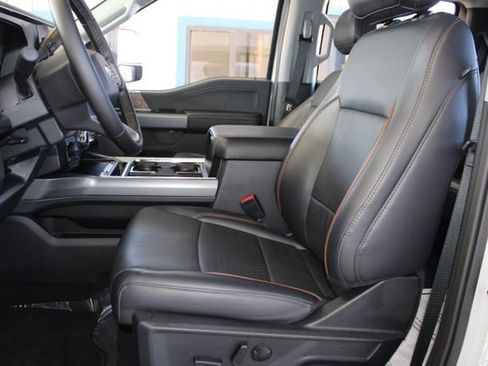 Used 2025 Ford F250 Lariat w/ Black Appearance Package image 21