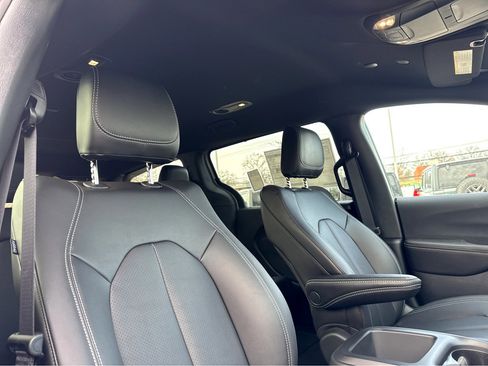 New 2026 Chrysler Voyager LX image 8