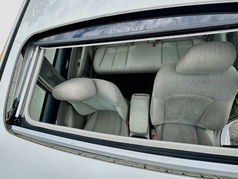 Used 2013 Subaru Legacy 2.5i Premium AWD/4WD image 24