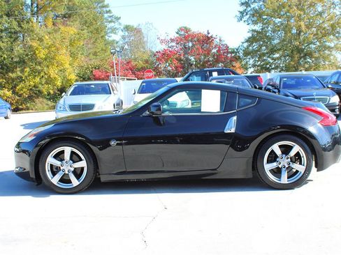 Used 2009 Nissan 370Z Touring image 4