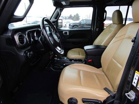 Used 2019 Jeep Wrangler Unlimited Rubicon w/ Dual Top Group image 19