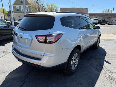 Used 2015 Chevrolet Traverse LT FWD image 5