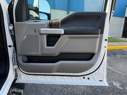 Used 2018 Ford F150 Lariat w/ Equipment Group 502A Luxury image 17