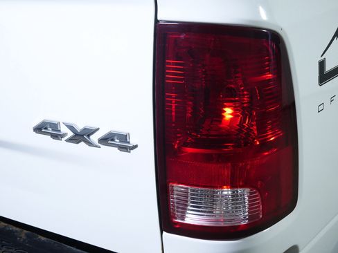 Used 2016 RAM 1500 Express AWD/4WD image 17