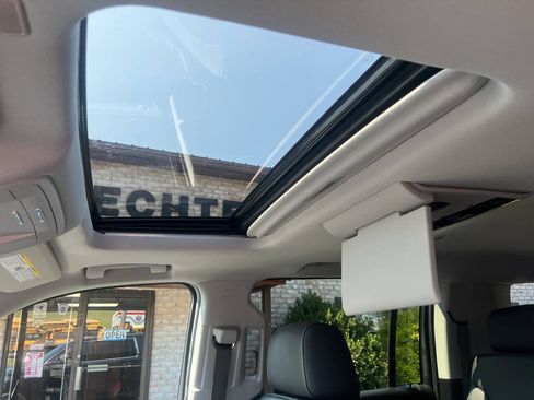 Used 2019 Chevrolet Suburban LT AWD/4WD image 32