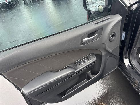 Used 2021 Dodge Charger SXT w/ Blacktop Package image 11