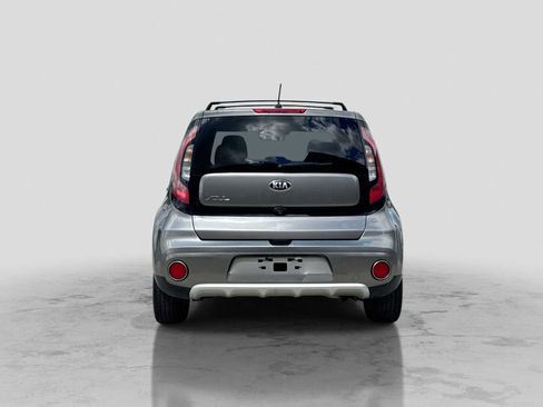 Used 2018 Kia Soul + FWD image 5