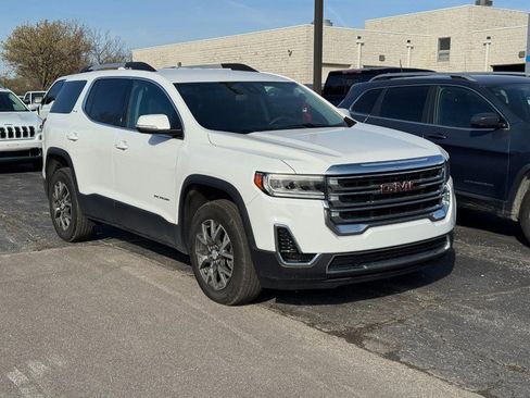 Used 2023 GMC Acadia SLE w/ Driver Convenience Package image 2