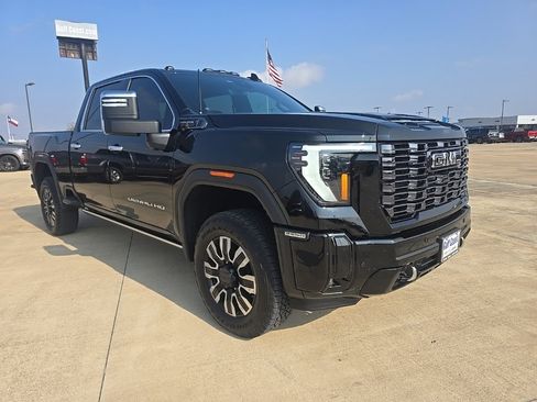 Used 2026 GMC Sierra 2500 Denali Ultimate image 4