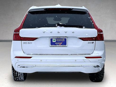 Certified 2023 Volvo XC60 B5 Plus image 5