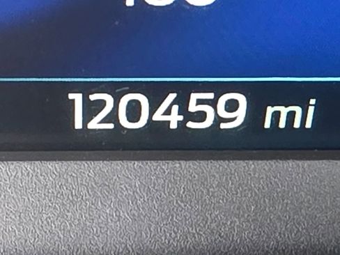 Used 2020 Ford Escape Titanium image 23