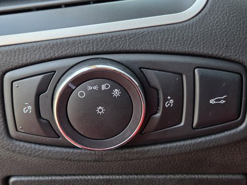 Used 2017 Ford Edge SEL w/ Equipment Group 201A image 27