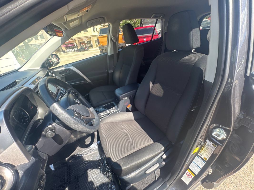 Used 2018 Toyota RAV4 LE w/ All Weather Liner Package AWD/4WD image 10