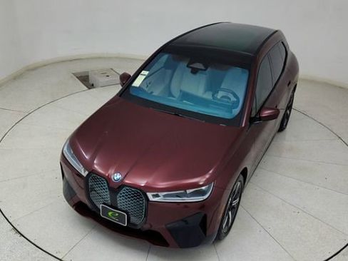 Used 2023 BMW iX xDrive50 w/ Premium Package image 82