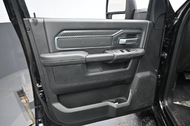 New 2027 RAM 3500 Big Horn AWD/4WD image 13