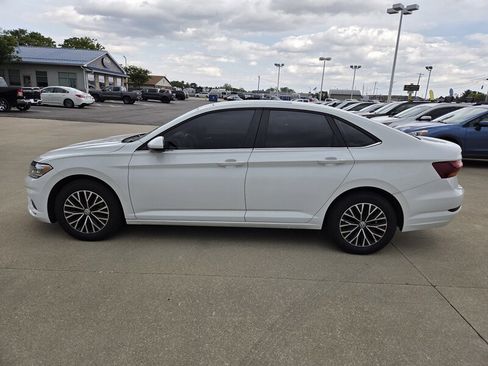 Used 2019 Volkswagen Jetta SE w/ Cold Weather Package FWD image 6