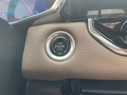 Used 2024 GMC Canyon Denali AWD/4WD image 38