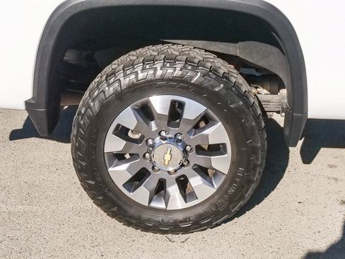 Used 2023 Chevrolet Silverado 2500 High Country w/ Safety Package II image 6