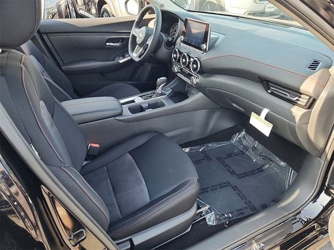 New 2025 Nissan Sentra SR w/ Midnight Edition image 11