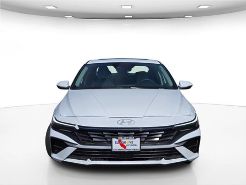 New 2025 Hyundai Elantra Limited image 2