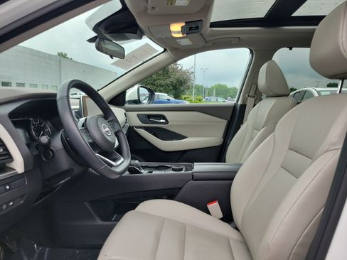 Certified 2023 Nissan Rogue SV w/ SV Premium B Package AWD/4WD image 15