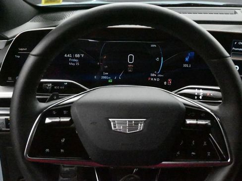 Used 2025 Cadillac Lyriq Sport AWD/4WD image 10