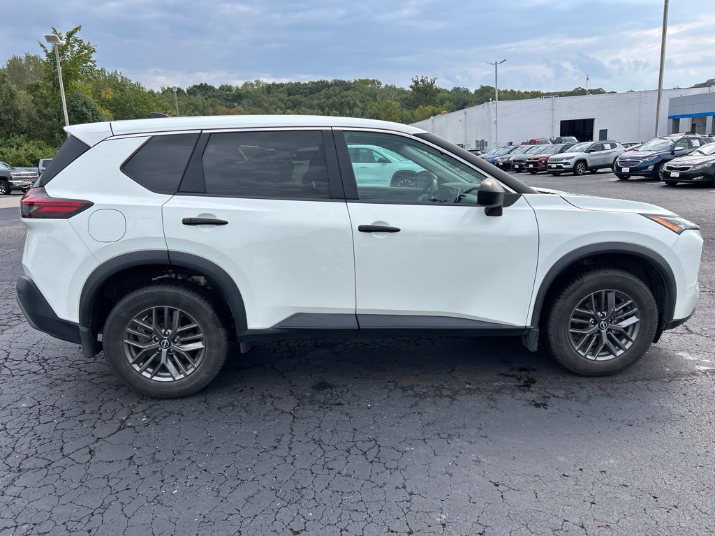 Used 2023 Nissan Rogue S AWD/4WD image 4