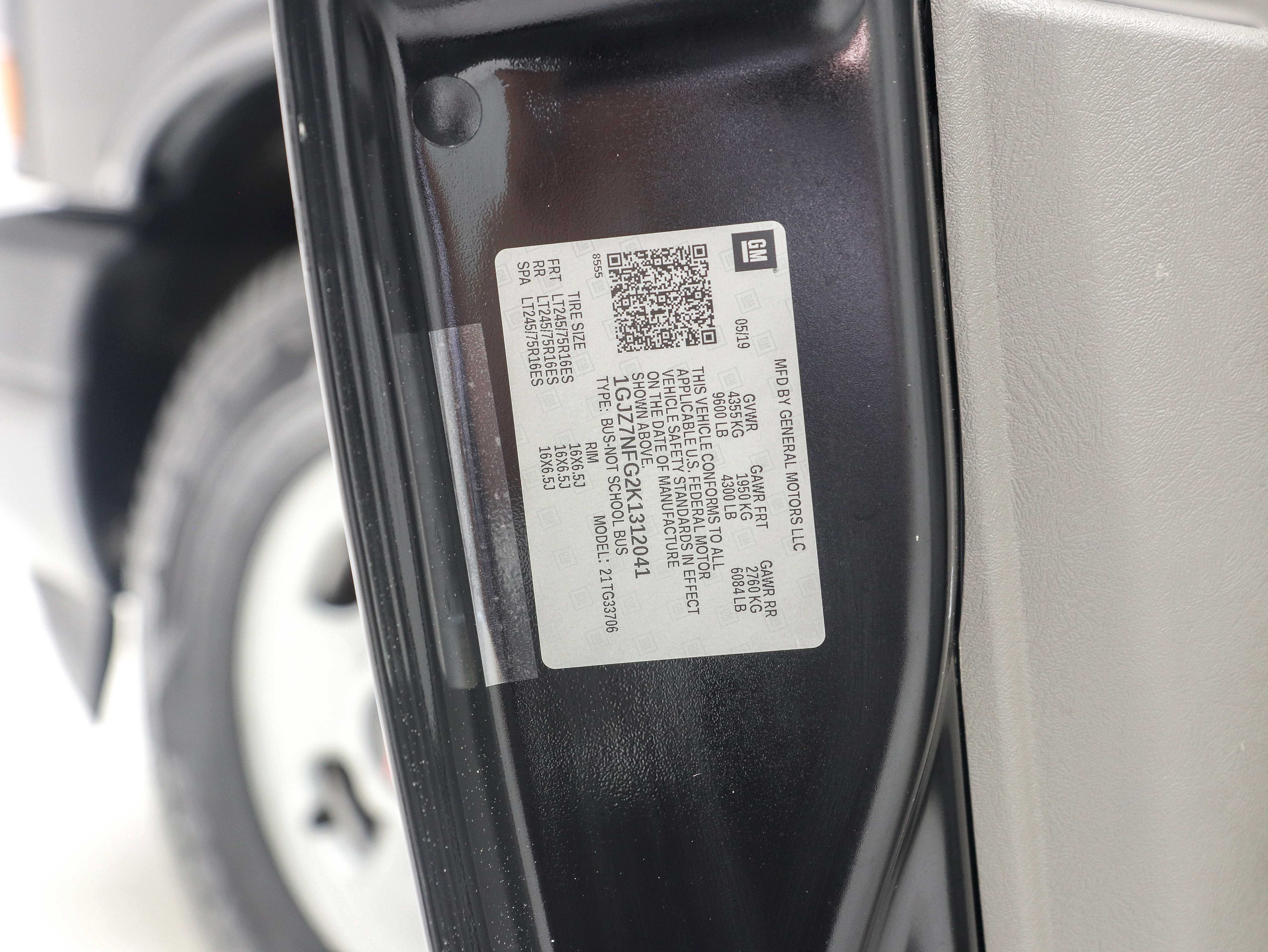 Used 2019 GMC Savana 3500 LS RWD image 24
