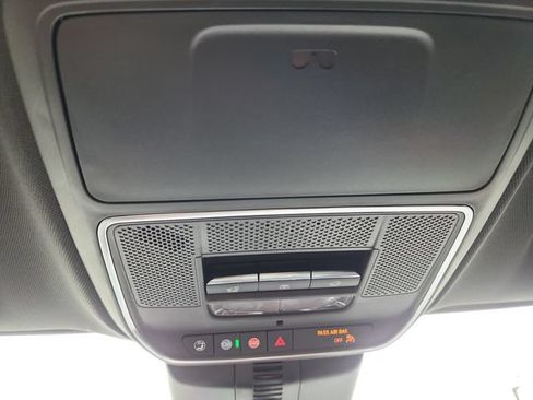 Used 2025 Chevrolet Traverse RS AWD/4WD image 50