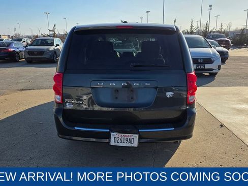 Used 2011 Dodge Grand Caravan Express image 4