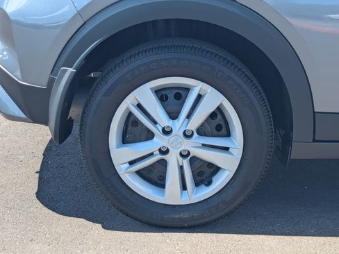 Used 2025 Nissan Kicks Play S FWD image 9