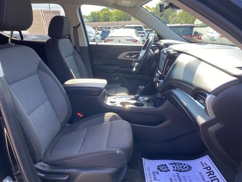 Certified 2020 Chevrolet Traverse LT w/ Driver Confidence II Package image 12