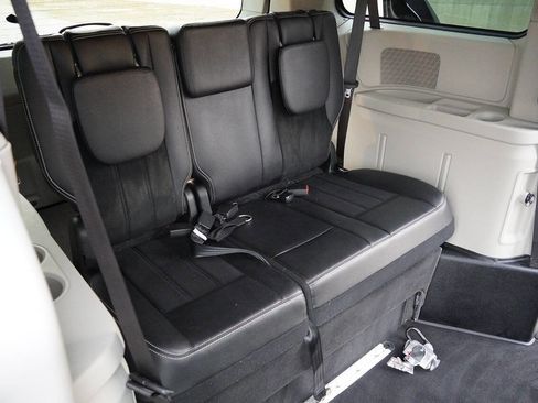 Used 2018 Dodge Grand Caravan SXT image 22