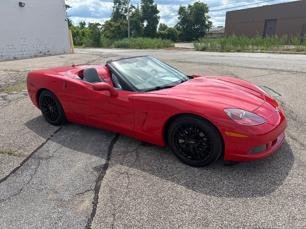 Used 2005 Chevrolet Corvette Convertible w/ Preferred Equipment Group RWD image 34