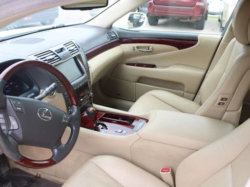 Used 2007 Lexus LS 460 RWD image 19