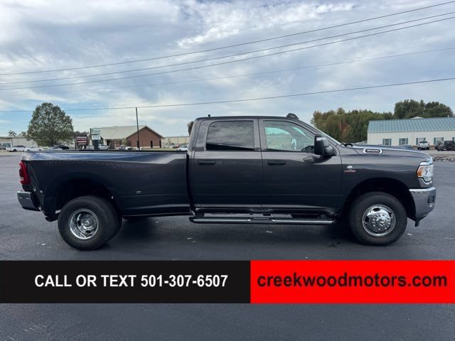 Used 2024 RAM 3500 Tradesman w/ Chrome Appearance Group AWD/4WD image 7