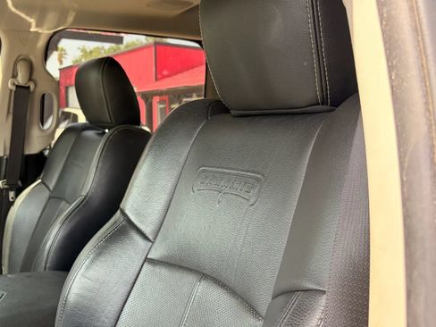 Used 2017 RAM 1500 Laramie w/ Convenience Group AWD/4WD image 8