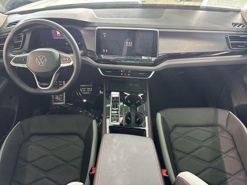 New 2026 Volkswagen Atlas Peak Edition AWD/4WD image 9