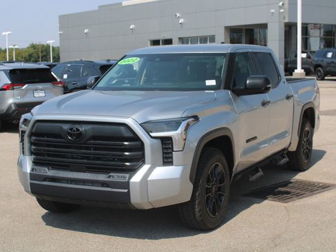 Used 2022 Toyota Tundra SR5 image 2