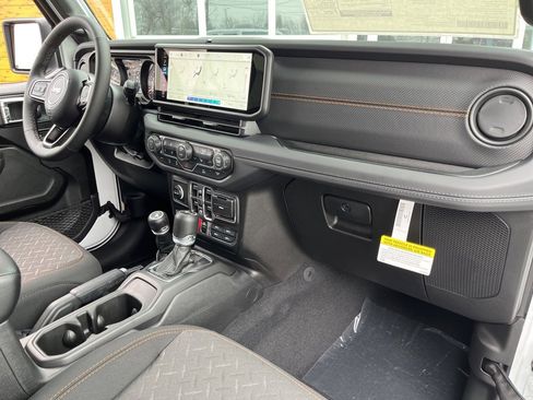 New 2026 Jeep Gladiator Mojave AWD/4WD image 61