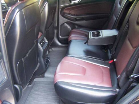 Used 2020 Ford Edge Titanium w/ Equipment Group 301A image 8