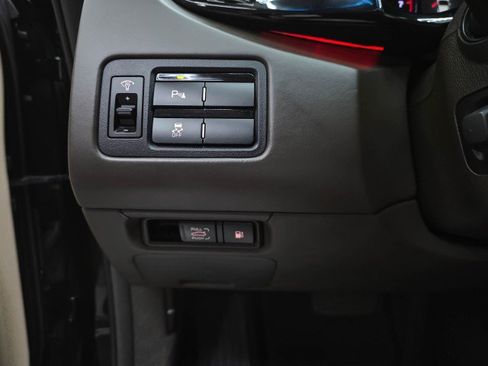 Used 2015 Kia K900 Premium w/ Interior Highline Package RWD image 31