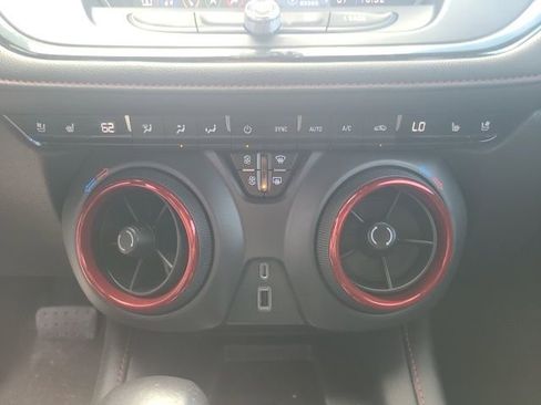 Used 2022 Chevrolet Blazer RS w/ Enhanced Convenience Package image 27
