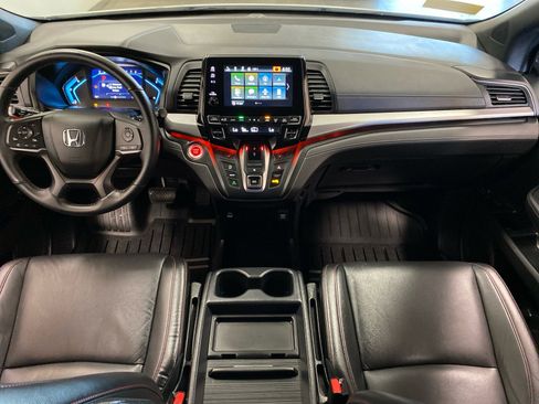 Used 2024 Honda Odyssey Sport image 11